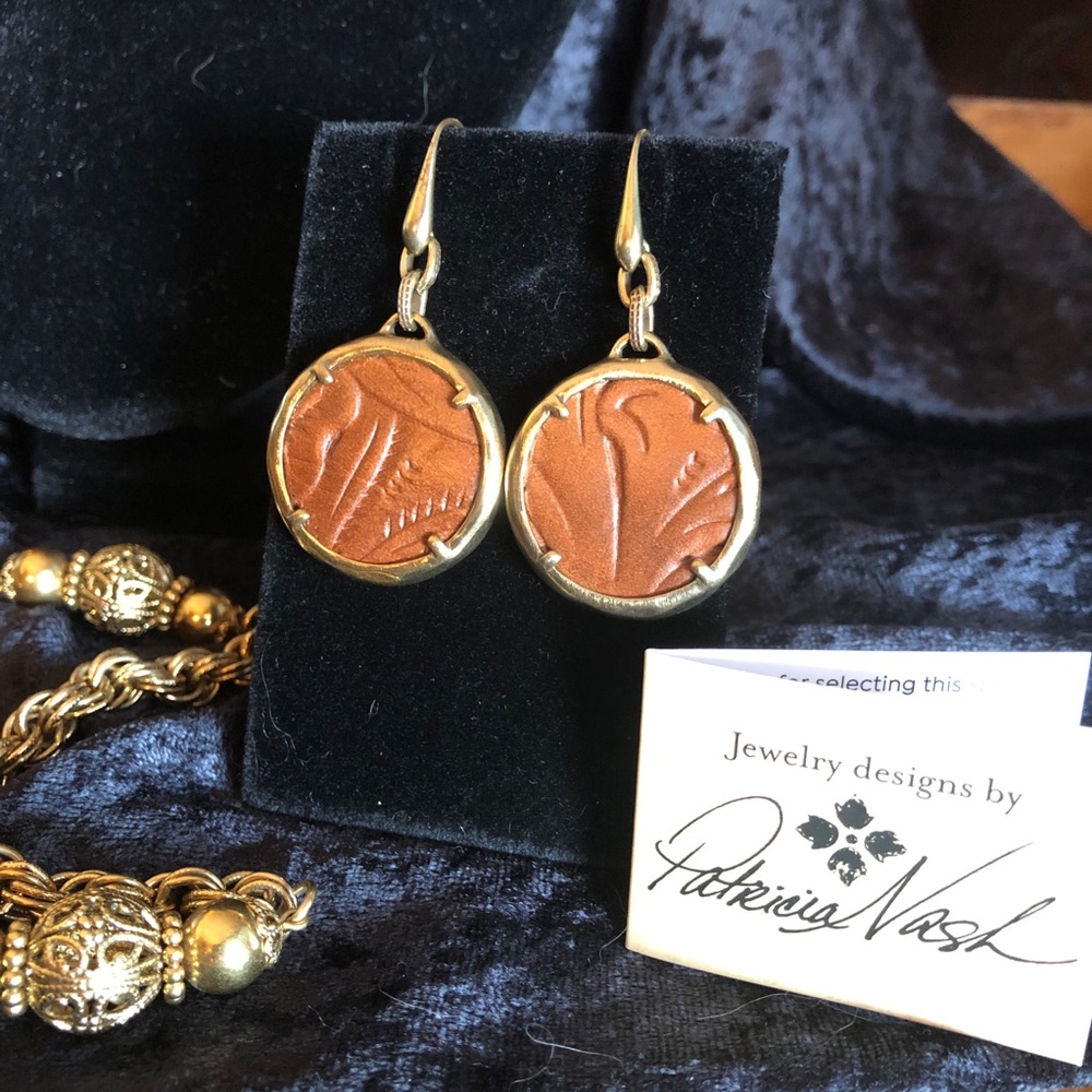NWOT Patricia Nash leather and brass earrings~